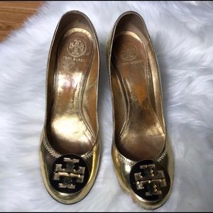 Tory Burch size 11 gold wedges
